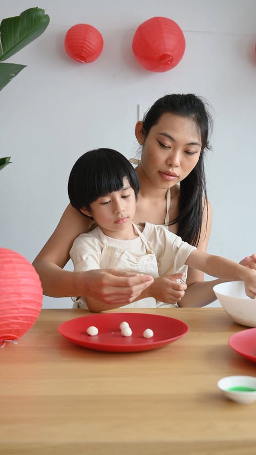 有关中国灯笼, 伸出援手, 圆形的免费素材视频