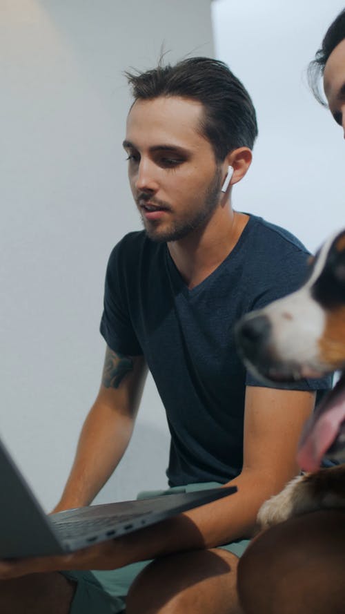 有关3C用品, 互联网, 兄弟的免费素材视频