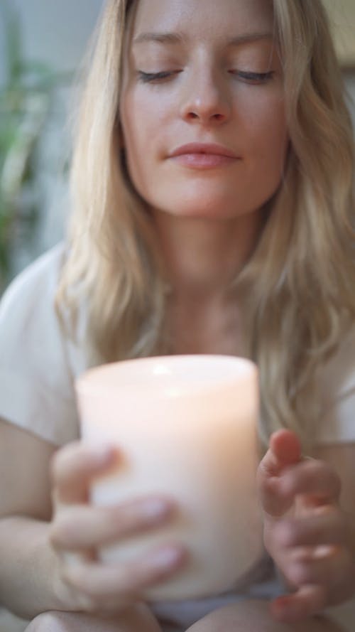 有关垂直视频, 女人, 微笑的免费素材视频