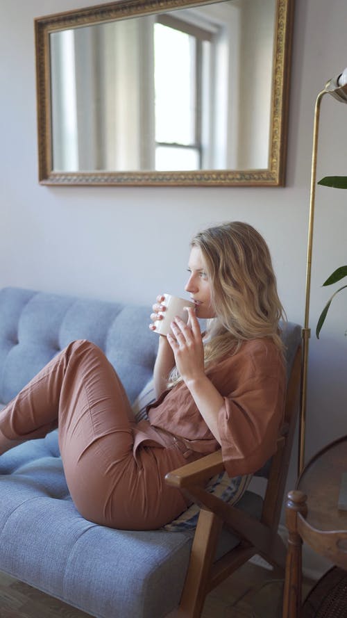 有关呷, 喝, 垂直视频的免费素材视频