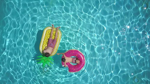 有关泳圈, 游泳池, 漂浮的的免费素材视频