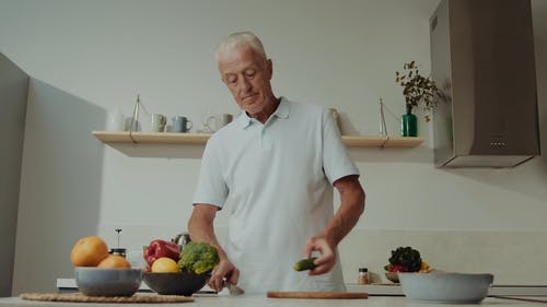 有关人, 健康食品, 刀的免费素材视频