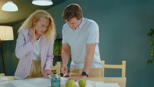 有关一杯水, 人, 雇员的免费素材视频