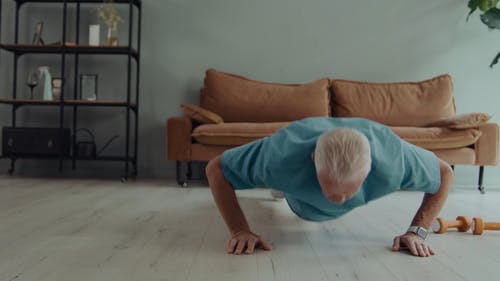 有关人, 俯卧撑, 室内的免费素材视频