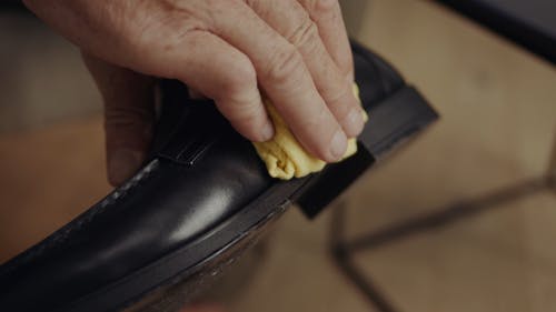 有关布, 手, 抛光的免费素材视频