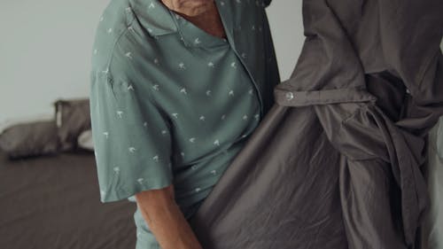 有关人, 修理, 在家的免费素材视频