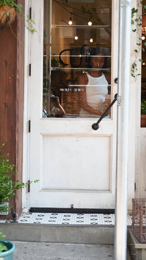 有关一次性杯子, 人, 出去的免费素材视频