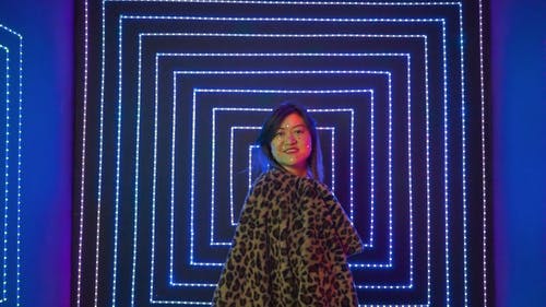 有关led 灯, 动物印花, 和平标志的免费素材视频