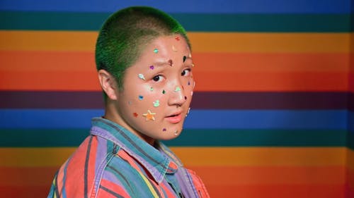 有关女人, 女同性恋, 彩虹背景的免费素材视频