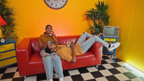 有关一对, 内部, 室内的免费素材视频