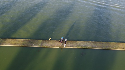 有关人,木码头,步行的免费素材视频