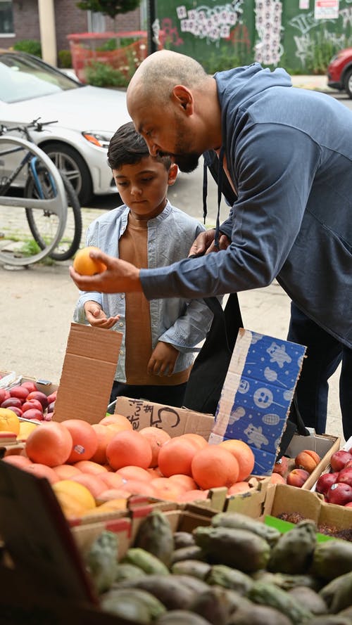 有关人, 儿子, 垂直视频的免费素材视频