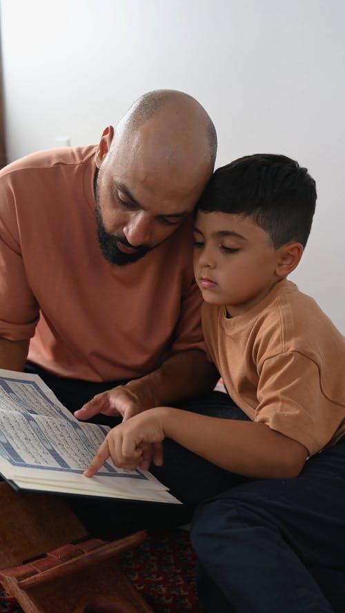 有关人, 儿子, 垂直视频的免费素材视频