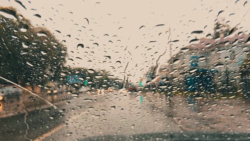 有关下雨, 动车, 挡风玻璃的免费素材视频