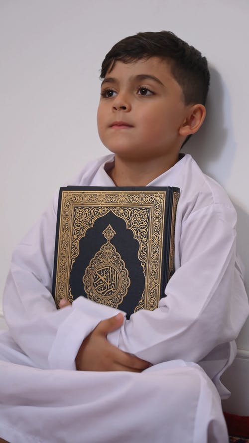 有关伊斯兰教, 儿童, 古兰经的免费素材视频