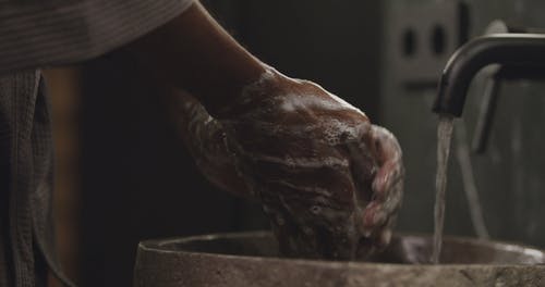 有关下沉, 手, 洗手的免费素材视频