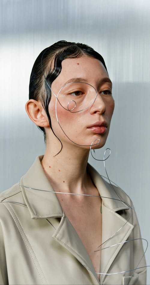 有关创意化妆, 嚴肅, 垂直视频的免费素材视频