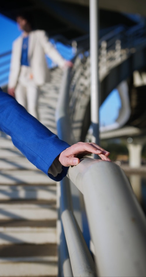 有关人,垂直视频,大衣的免费素材视频