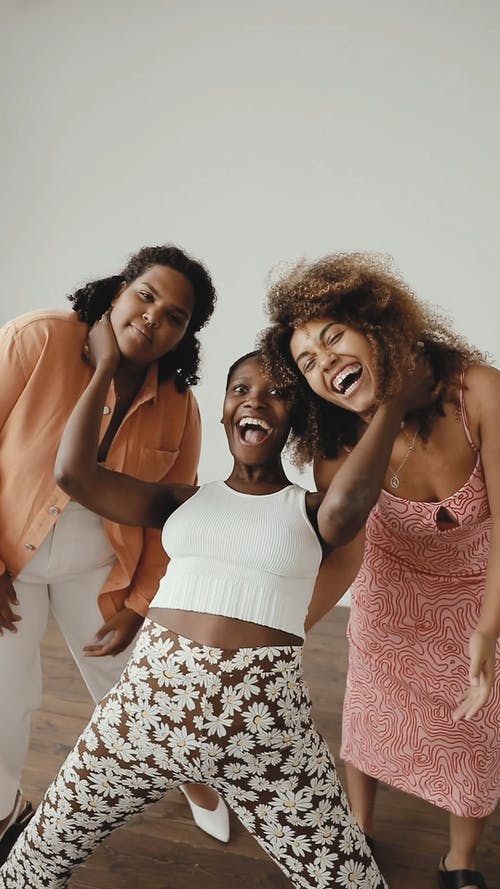 有关垂直视频, 大笑, 女性的免费素材视频