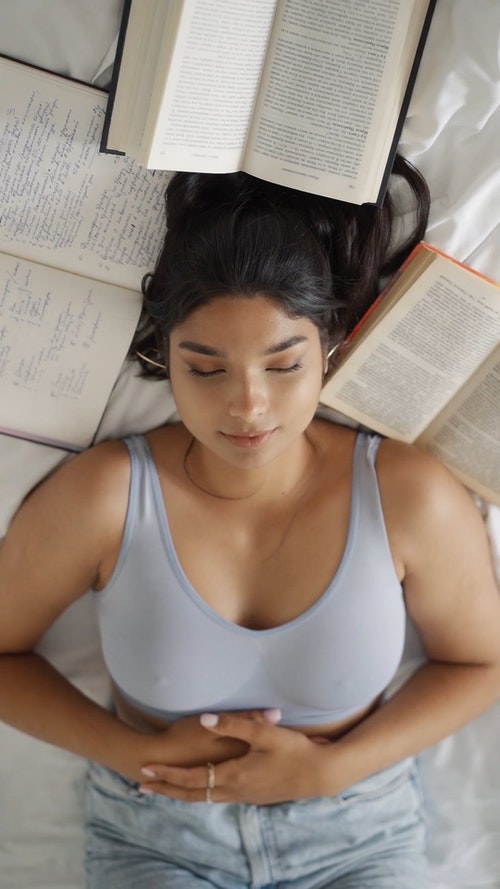 有关人,俯视图,图书的免费素材视频