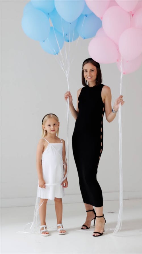 有关一起, 垂直视频, 女人的免费素材视频