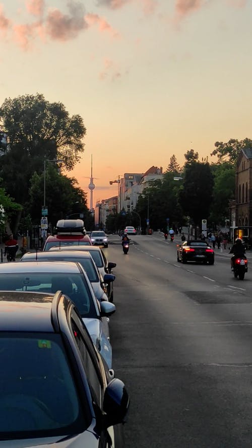 有关交通, 喜怒无常的天空, 垂直视频的免费素材视频