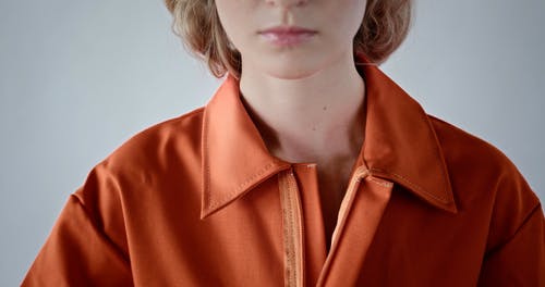 有关套装, 套装, 工作室拍摄的免费素材视频