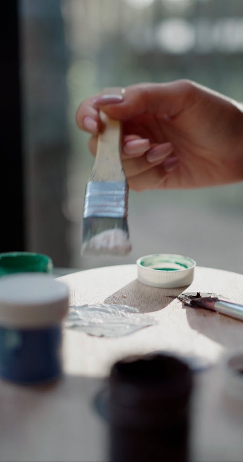 有关修剪指甲, 垂直视频, 手的免费素材视频