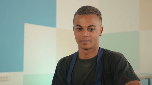 有关特写, 看着相机, 穿着的免费素材视频