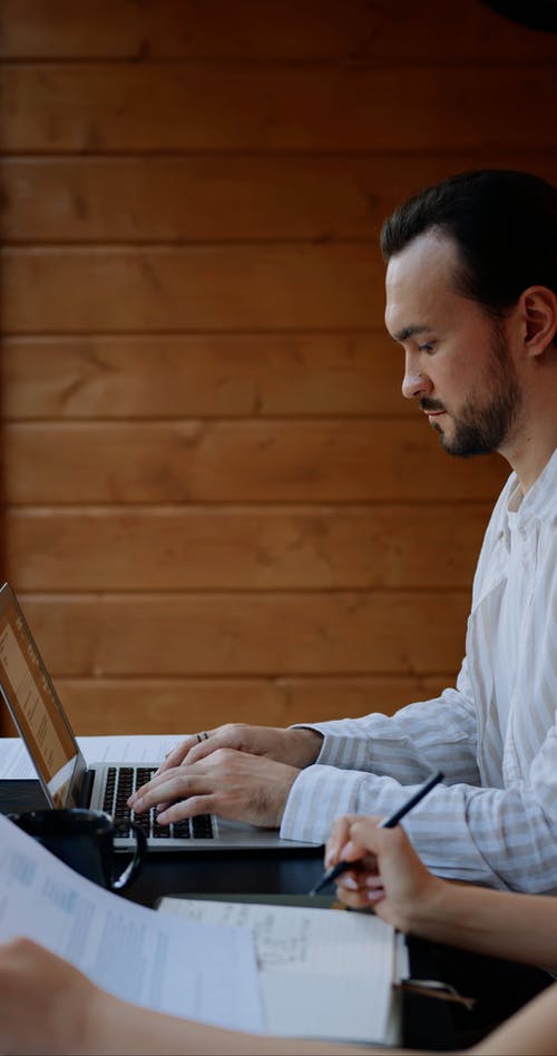 有关侧面图, 在家工作, 垂直视频的免费素材视频