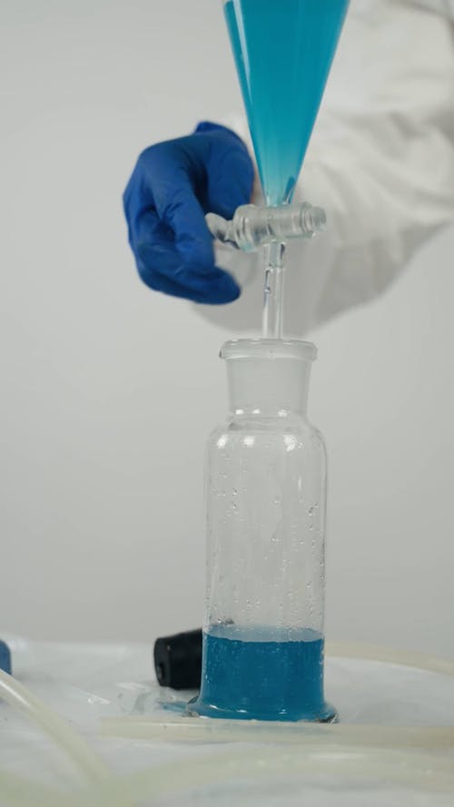 有关化学家, 垂直视频, 实验室玻璃器皿的免费素材视频