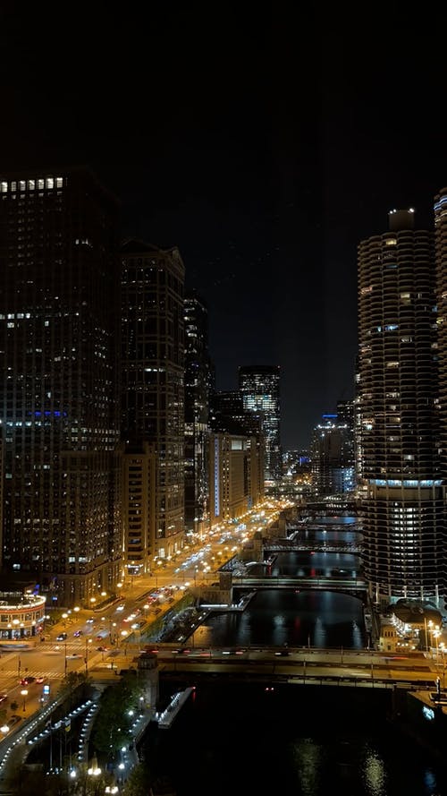 有关交通, 垂直视频, 城市天际线的免费素材视频