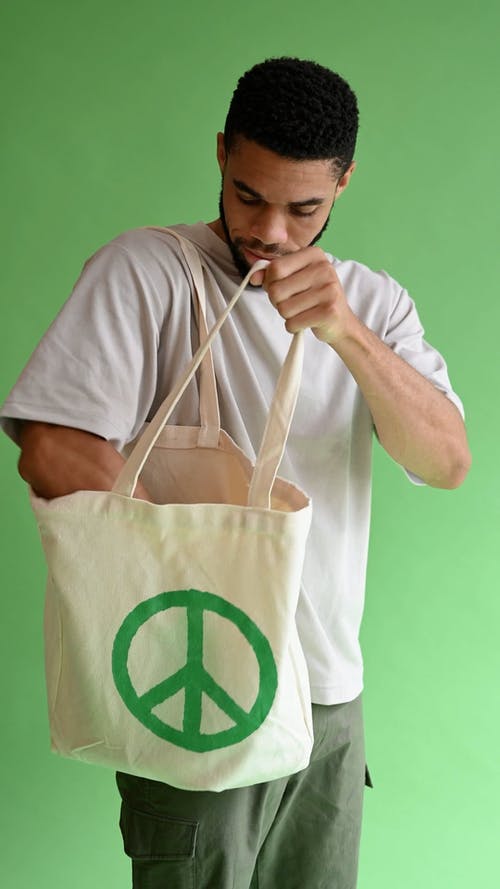 有关人, 保护, 到达的免费素材视频