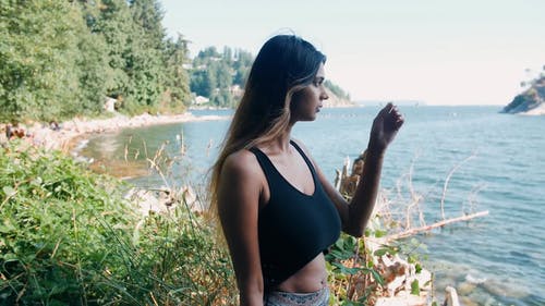 有关@户外, 修理头发, 女人的免费素材视频