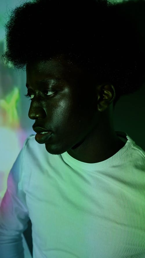 有关人, 光, 垂直视频的免费素材视频