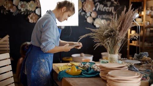 有关内容, 女人, 室内的免费素材视频