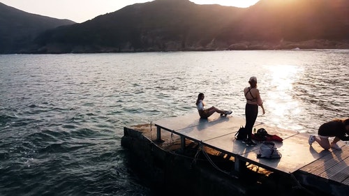 有关人,拍照,木码头的免费素材视频