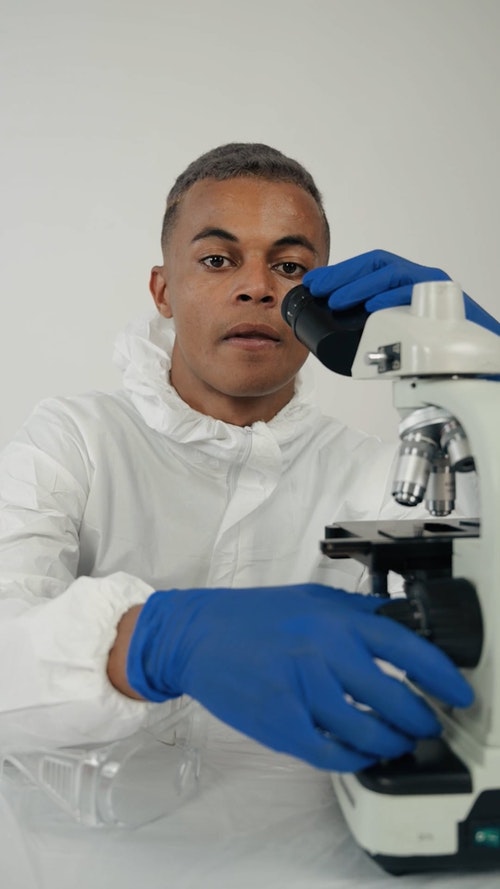 有关人,化学,坐的免费素材视频