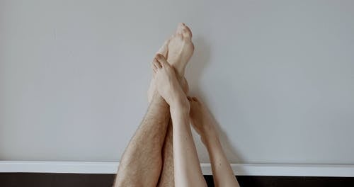 有关一对, 一起, 光脚的免费素材视频