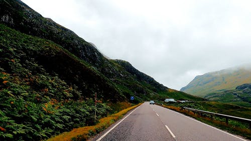 有关下雨, 山, 弯曲的免费素材视频