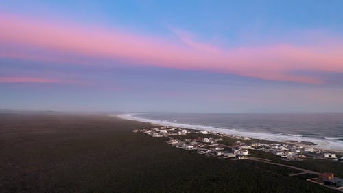 有关岸边, 戏剧性的天空, 沿海地带的免费素材视频