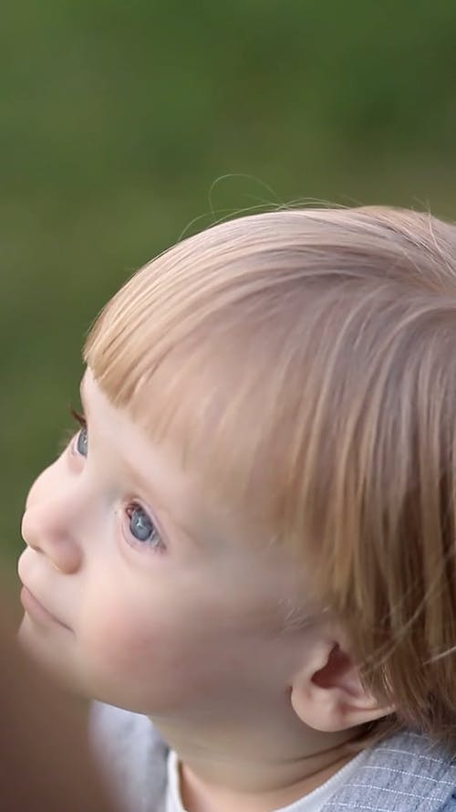 有关儿童, 可爱, 垂直视频的免费素材视频