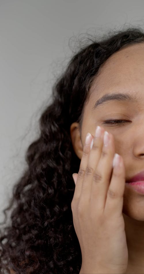 有关垂直视频, 涂抺, 女人的免费素材视频