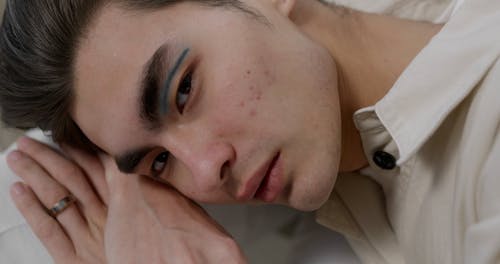 有关人, 化妆品, 坐的免费素材视频