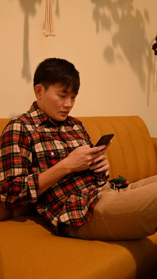 有关人, 休闲活动, 国内房间的免费素材视频