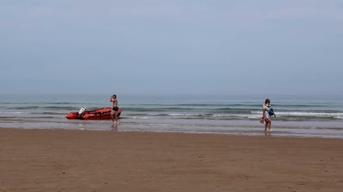 有关夏天, 岸边, 步行的免费素材视频