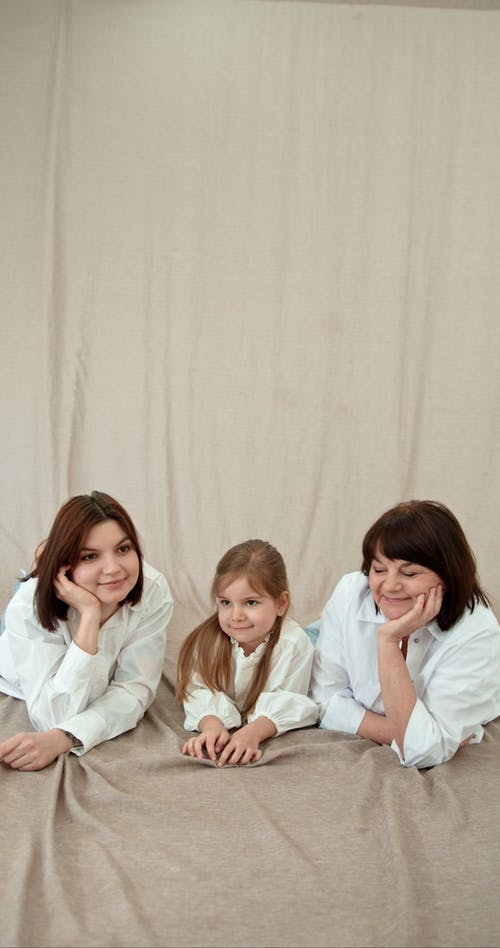 有关COPYSPACE, 一家人, 室内的免费素材视频