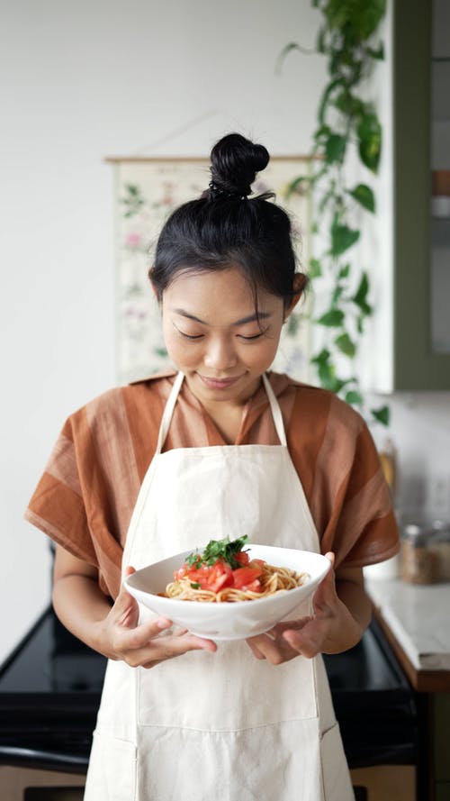 有关可口, 垂直视频, 室内的免费素材视频