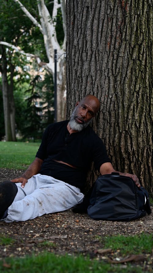 有关人, 公园, 坐的免费素材视频