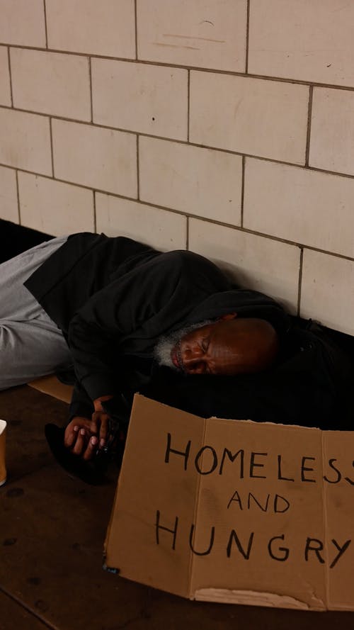 有关乞丐, 人, 地铁站的免费素材视频
